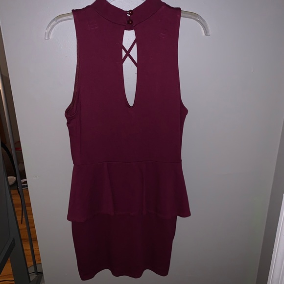 Body con maroon dress - Picture 2 of 3